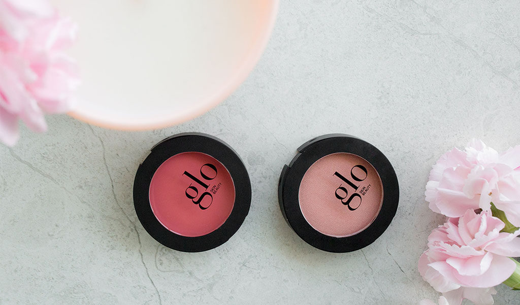 Blush makeup for oily skin