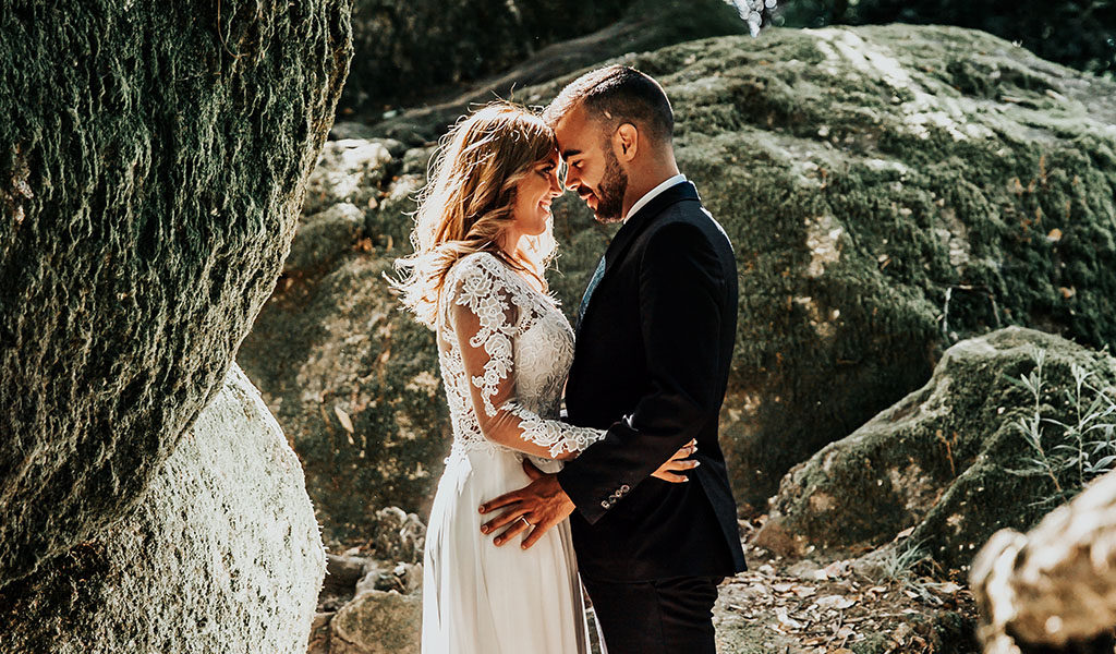 Bride with minimalist wedding day makeup