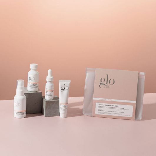 Glamorizing Travel Makeup Kits : Benefit Cosmetics 'Glowla' Kit