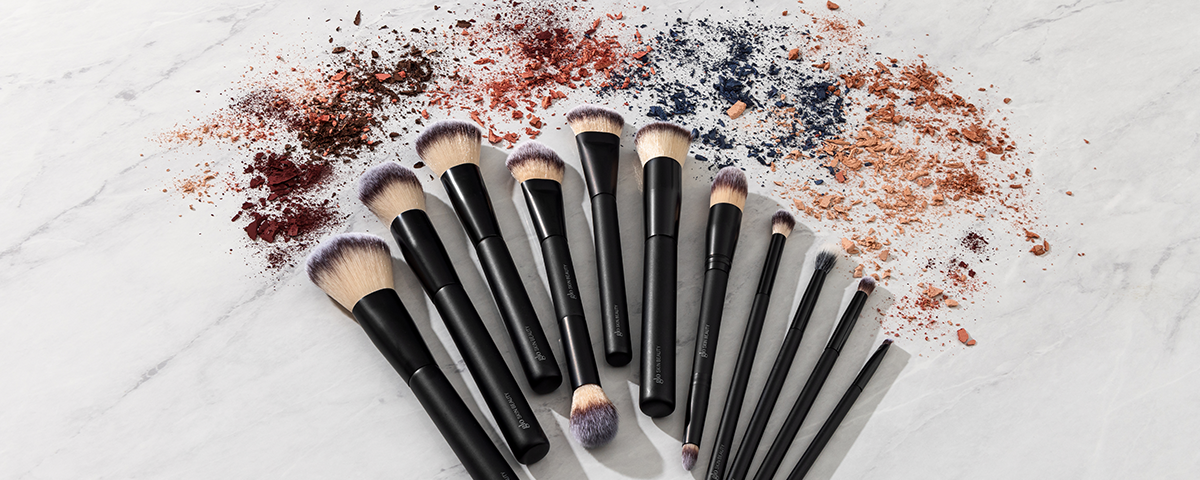 Your Guide To All The Types of Makeup Brushes And Their Uses