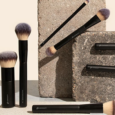 The Best Makeup Brushes To Use With Mineral Foundation